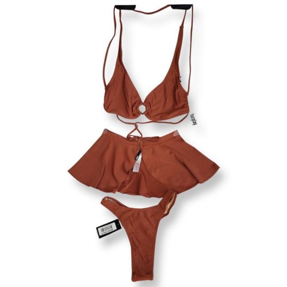 BEAUTIFUL 3 PIECE BIKINI! - Picture 3 of 8